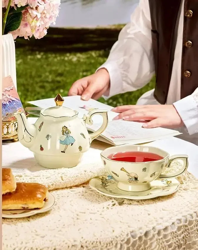 Kit de Cerâmica - Alice no País das Maravilhas